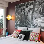 Apartment Romantic With A View Of The Sacre-coeur
