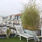 Romantic With A View Of The Sacre-coeur Apartment